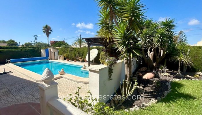 Te koop - Huis - Vrijstaande Villa - Orihuela - Cabo Roig