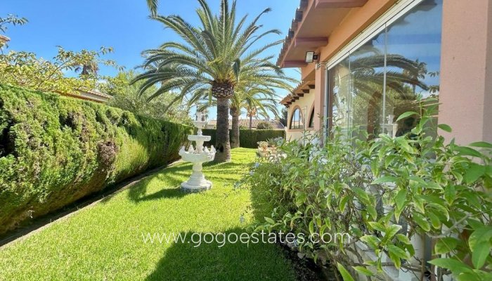 Te koop - Huis - Vrijstaande Villa - Orihuela - Cabo Roig