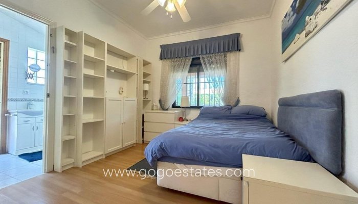 Te koop - Huis - Vrijstaande Villa - Orihuela - Cabo Roig