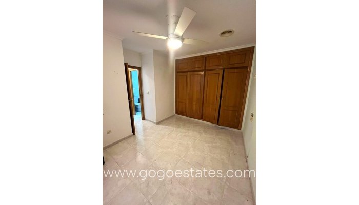 Te koop - Appartement - Appartement op de middelste verdieping - Torrevieja - Torrevieja Centro