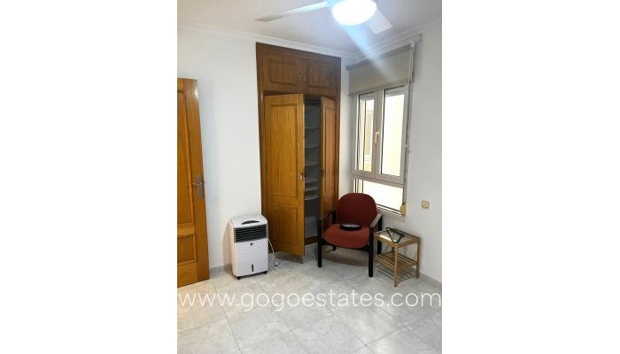 Te koop - Appartement - Appartement op de middelste verdieping - Torrevieja - Torrevieja Centro