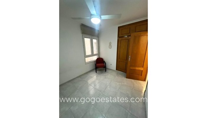 Te koop - Appartement - Appartement op de middelste verdieping - Torrevieja - Torrevieja Centro