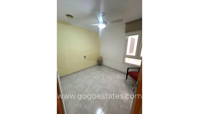 Te koop - Appartement - Appartement op de middelste verdieping - Torrevieja - Torrevieja Centro