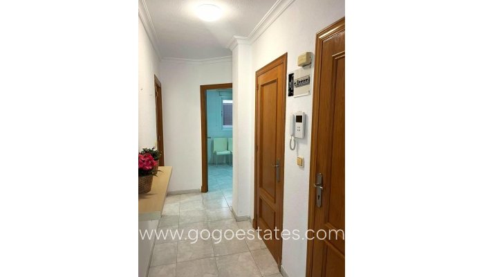 Te koop - Appartement - Appartement op de middelste verdieping - Torrevieja - Torrevieja Centro