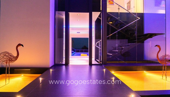 Te koop - Huis - Vrijstaande Villa - Teulada - Moraira