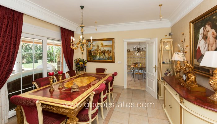 Te koop - Huis - Vrijstaande Villa - Dénia - Denia Centro