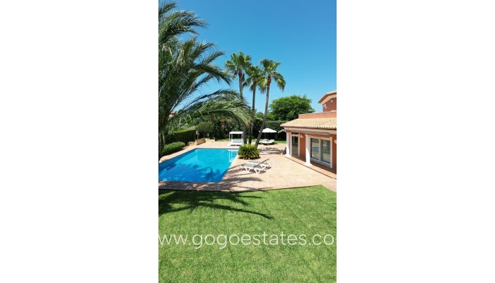 Te koop - Huis - Vrijstaande Villa - Dénia - Denia Centro