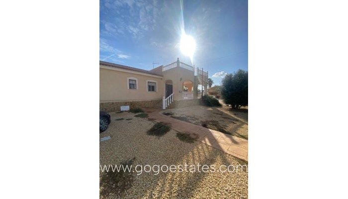 Te koop - Huis - Vrijstaande Villa - Catral - Catral Centro