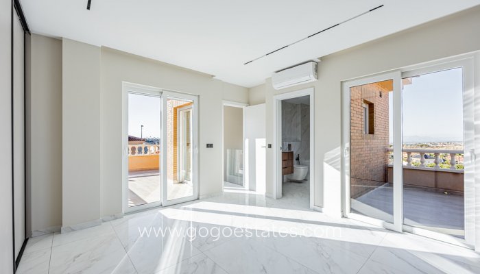 Te koop - Huis - Vrijstaande Villa - Rojales - Rojales Centro