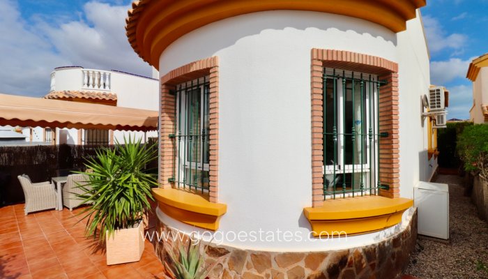Resale - House - Detached Villa - Urbanización El Raso