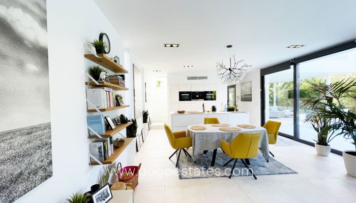 Te koop - Huis - Vrijstaande Villa - Calpe - Calpe Centro