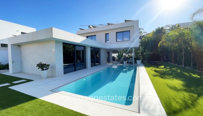 Te koop - Huis - Vrijstaande Villa - Calpe - Calpe Centro