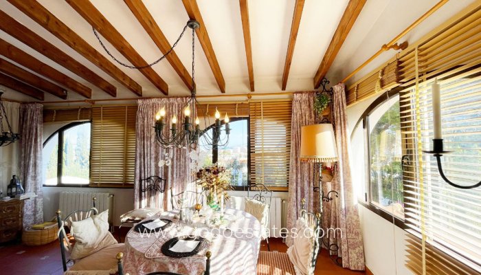 Te koop - Huis - Vrijstaande Villa - Calpe - Calpe Centro