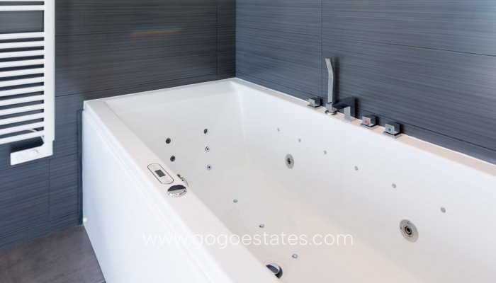 Te koop - Huis - Vrijstaande Villa - Teulada - Moraira