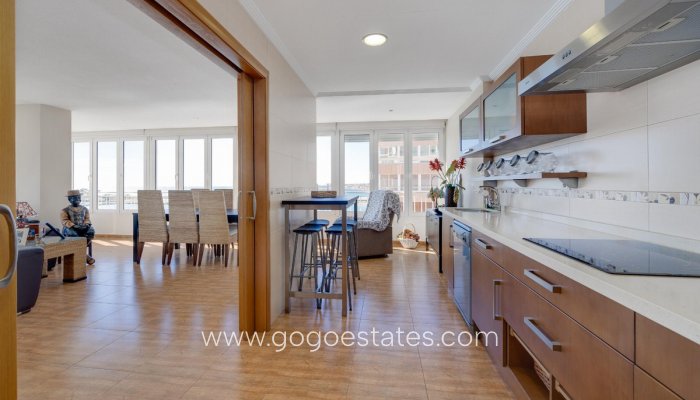 Te koop - Appartement - Appartement op de middelste verdieping - Torrevieja - Torrevieja Centro