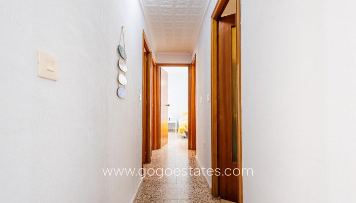 Te koop - Appartement - Appartement op de middelste verdieping - Torrevieja - Torrevieja Centro