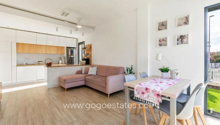 Te koop - Huis - Stadswoning - Orihuela - La Zenia