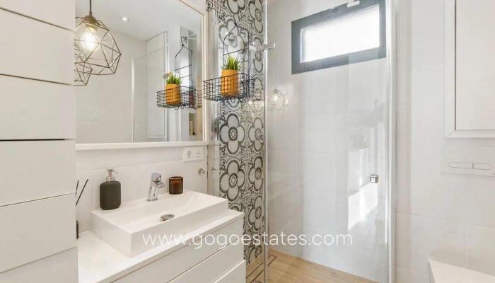 Te koop - Huis - Stadswoning - Orihuela - La Zenia