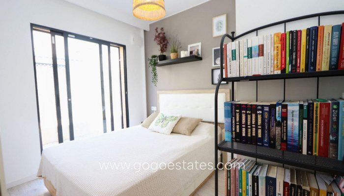 Te koop - Huis - Stadswoning - Orihuela - La Zenia