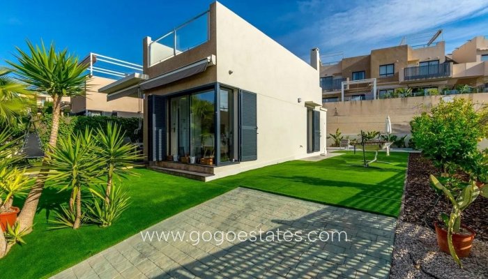 Te koop - Huis - Stadswoning - Orihuela - La Zenia