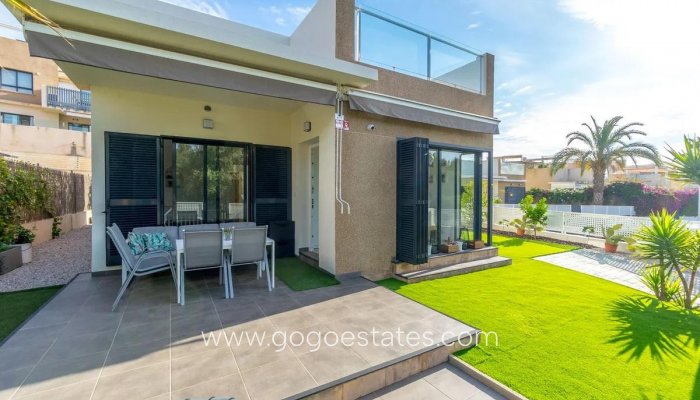 Te koop - Huis - Stadswoning - Orihuela - La Zenia