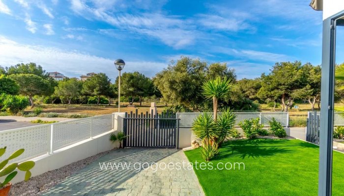 Te koop - Huis - Stadswoning - Orihuela - La Zenia