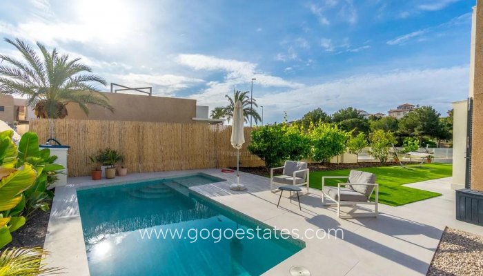 Te koop - Huis - Stadswoning - Orihuela - La Zenia