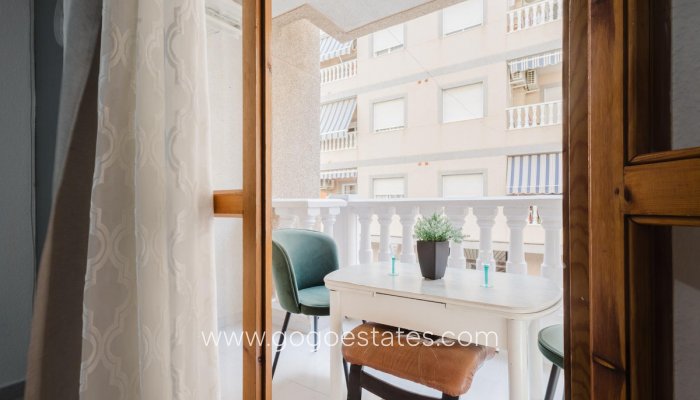 Te koop - Appartement - Appartement op de middelste verdieping - Torrevieja - Torrevieja Centro