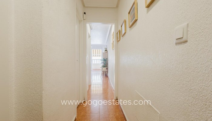Te koop - Appartement - Appartement op de middelste verdieping - Torrevieja - Torrevieja Centro
