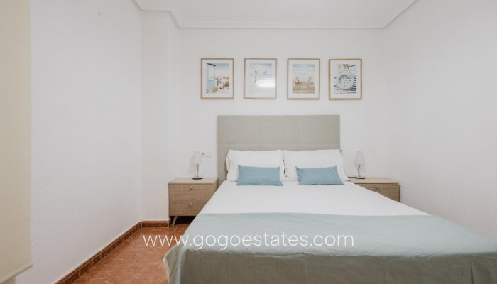 Te koop - Appartement - Appartement op de middelste verdieping - Torrevieja - Torrevieja Centro
