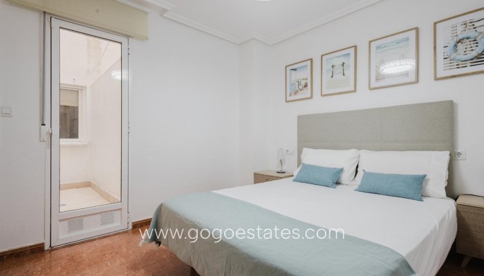 Te koop - Appartement - Appartement op de middelste verdieping - Torrevieja - Torrevieja Centro