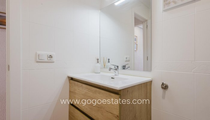 Te koop - Appartement - Appartement op de middelste verdieping - Torrevieja - Torrevieja Centro