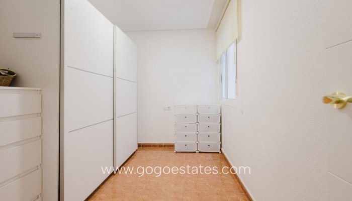 Te koop - Appartement - Appartement op de middelste verdieping - Torrevieja - Torrevieja Centro