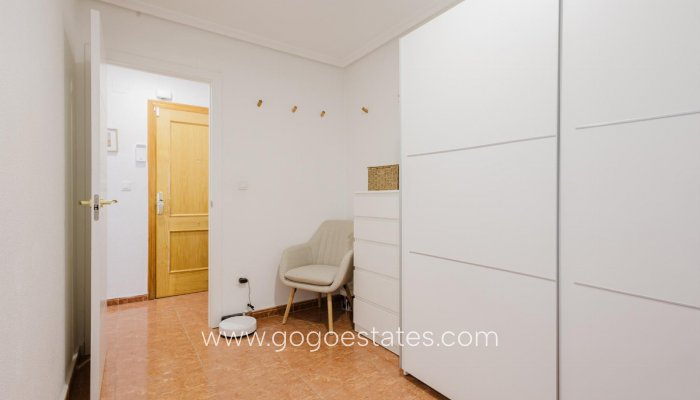 Te koop - Appartement - Appartement op de middelste verdieping - Torrevieja - Torrevieja Centro