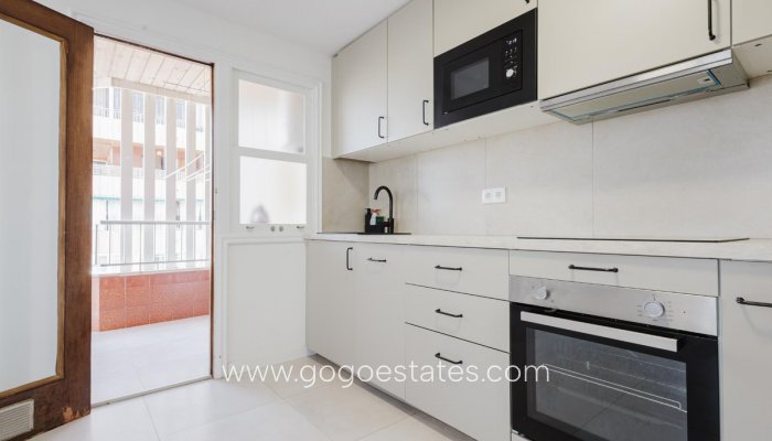 Te koop - Appartement - Appartement op de middelste verdieping - Torrevieja - Torrevieja Centro