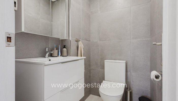 Te koop - Appartement - Appartement op de middelste verdieping - Torrevieja - Torrevieja Centro