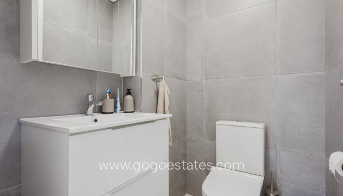 Te koop - Appartement - Appartement op de middelste verdieping - Torrevieja - Torrevieja Centro