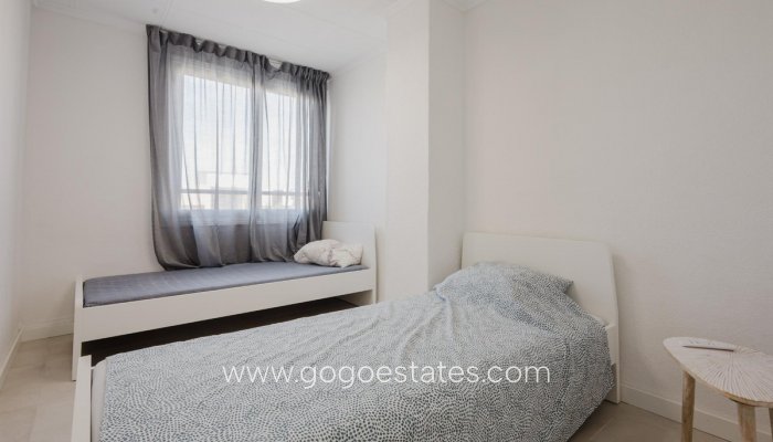 Te koop - Appartement - Appartement op de middelste verdieping - Torrevieja - Torrevieja Centro