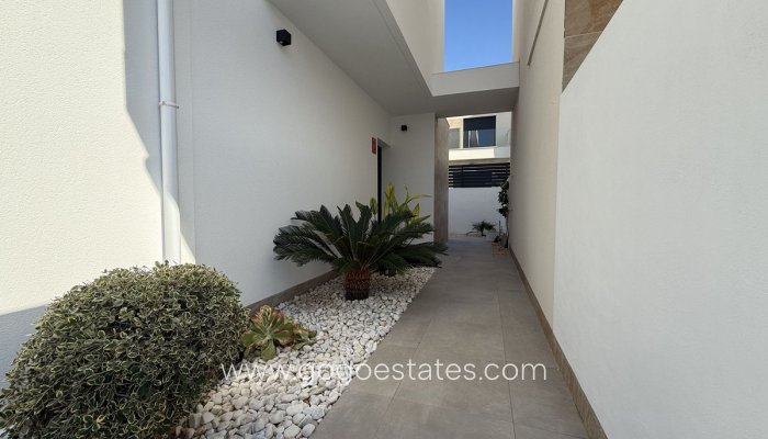 Te koop - Huis - Vrijstaande Villa - Los Montesinos - Los Montesinos Centro