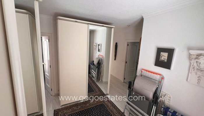 Te koop - Huis - Vrijstaande Villa - La Nucía - La Nucia Centro