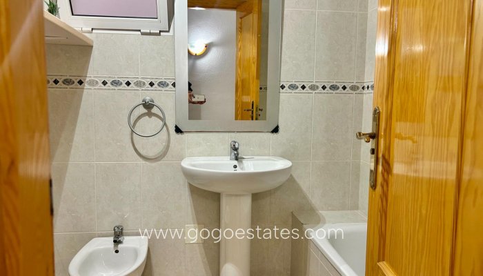 Resale - Apartment - Middle Floor Apartment - Torrevieja - Torrevieja Centro