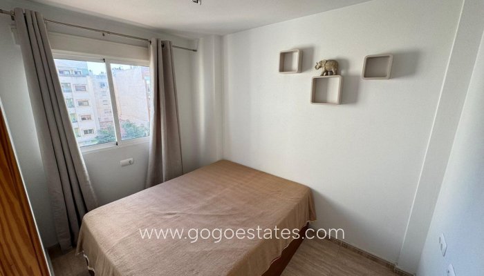 Te koop - Appartement - Appartement op de middelste verdieping - Alicante - Parque de las Naciones