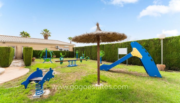 Te koop - Huis - Bungalow - Orihuela - Villamartin