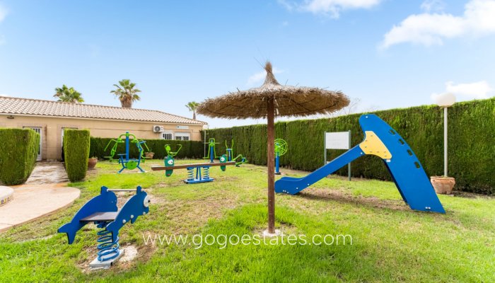 Te koop - Huis - Bungalow - Orihuela - Villamartin