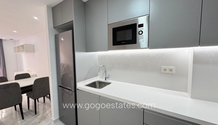 Te koop - Appartement - Appartement op de middelste verdieping - Torrevieja - Torrevieja Centro