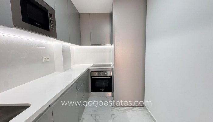 Te koop - Appartement - Appartement op de middelste verdieping - Torrevieja - Torrevieja Centro