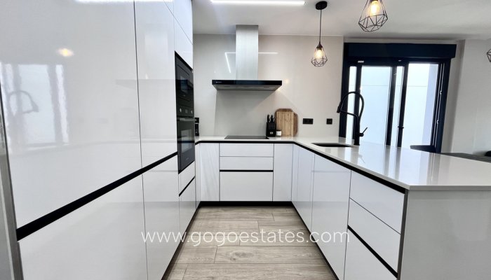 Revente - Maison - Villa Individuelle - Orihuela - Punta Prima