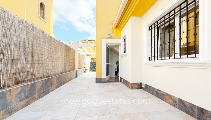 Te koop - Huis - Vrijstaande Villa - Orihuela - Los Altos