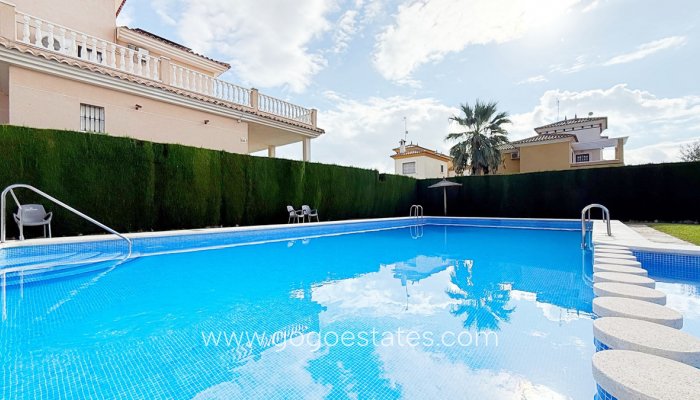 Te koop - Huis - Vrijstaande Villa - Orihuela - Los Altos