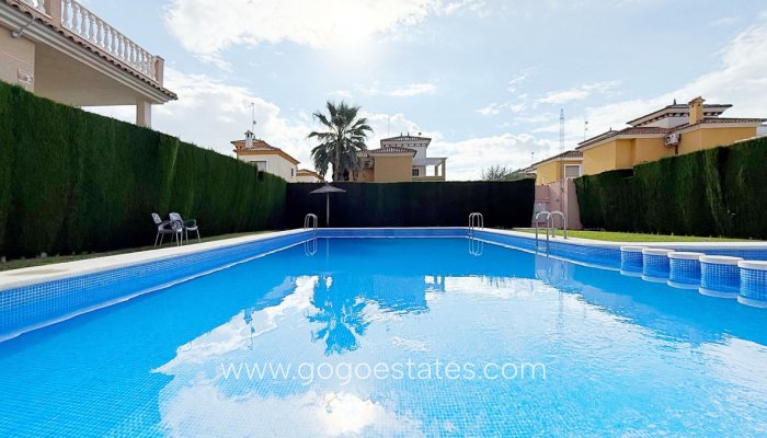 Te koop - Huis - Vrijstaande Villa - Orihuela - Los Altos